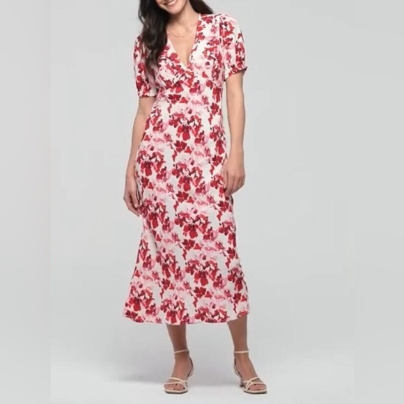 Dresses & Skirts - A New Day Crepe puff short sleeve midi dress